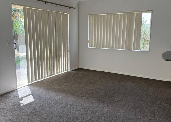  at 2/124 Charles Prevost Dr, The Gardens, Manukau City, Auckland