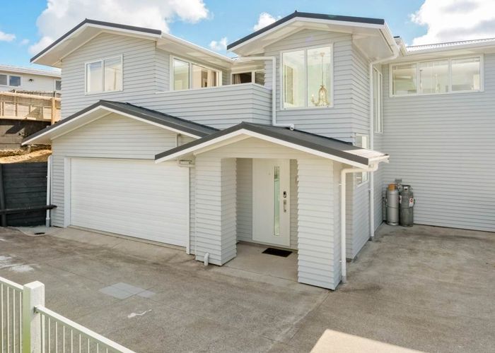  at 30 Sycamore Drive, Sunnynook, Auckland