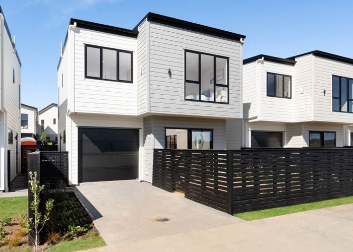  at 10 Greenbrier Street, Westgate, Waitakere City, Auckland