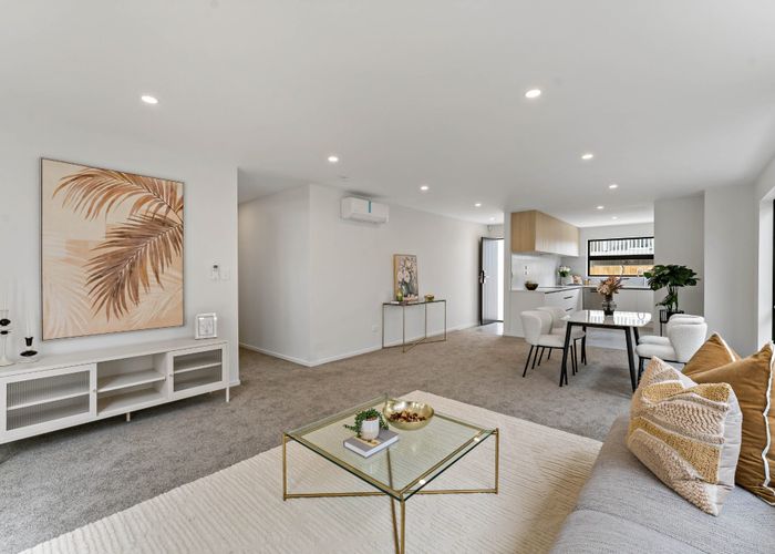  at 4/15 Holland Avenue, Point England, Auckland City, Auckland