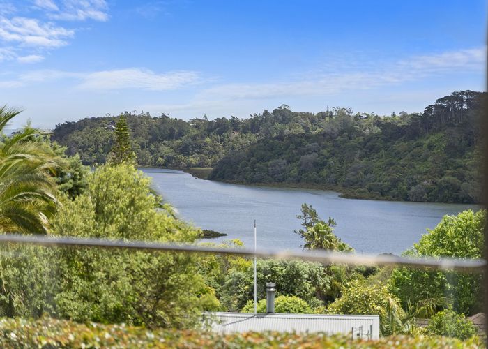  at 2/36 Pemberton Avenue, Bayview, Auckland