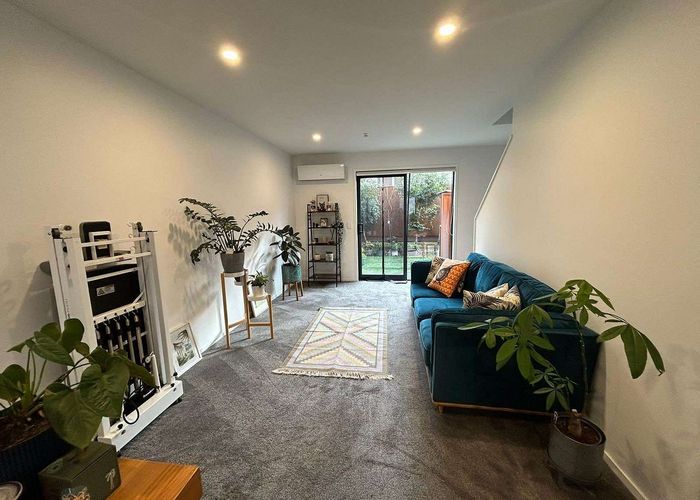  at 5/79 Taikata Road, Te Atatu Peninsula, Auckland