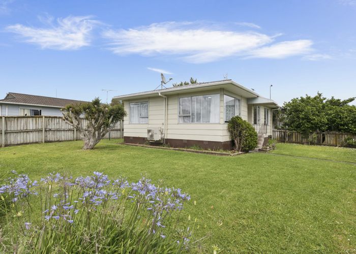  at 1/32 Challen Close, Conifer Grove, Papakura, Auckland