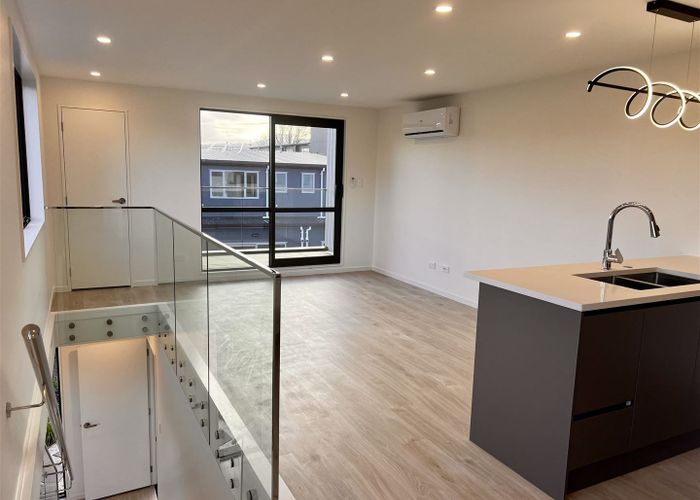  at 9E Matuhi Rise, Henderson, Auckland