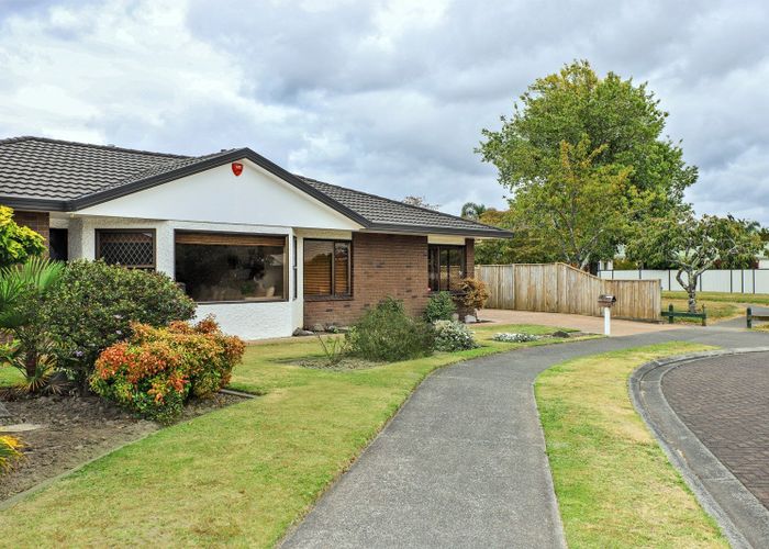  at 13 Knightsbridge Place, Taradale, Napier