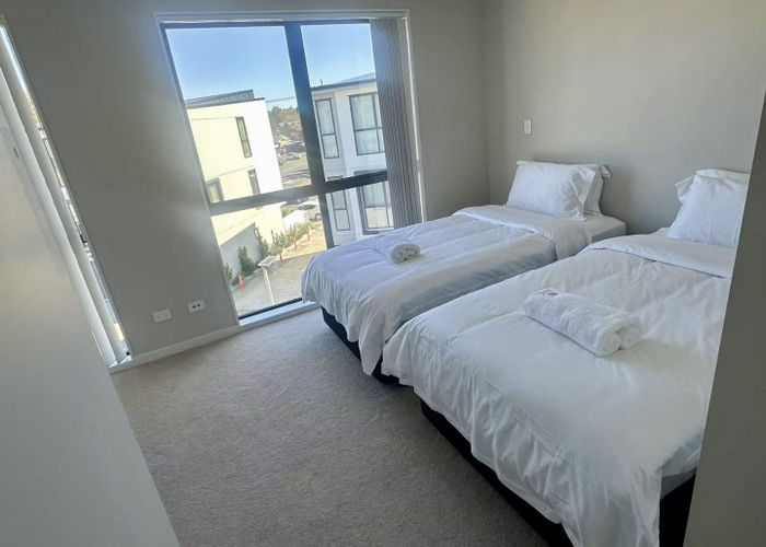  at 5/218 Lake Road, Northcote, North Shore City, Auckland