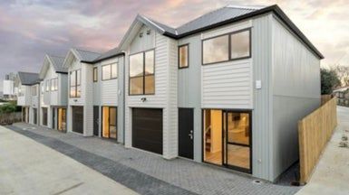  at 6/33 Buscomb Avenue, Henderson, Auckland