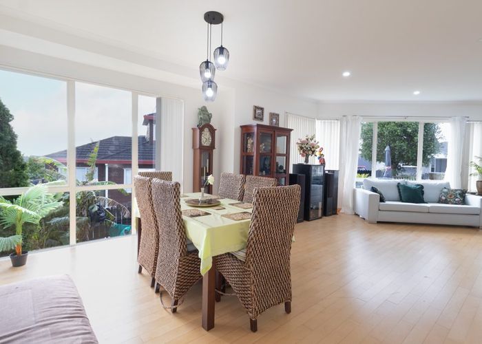  at 16 McCahill Views, Botany Downs, Manukau City, Auckland
