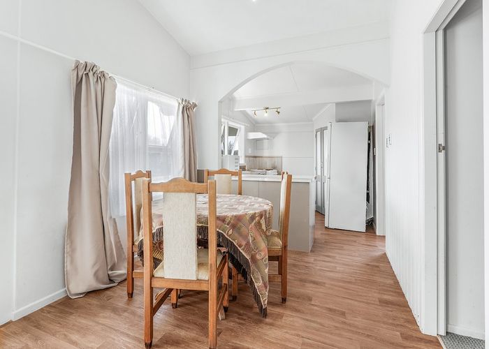  at 5 Hazelwood Avenue, Dinsdale, Hamilton
