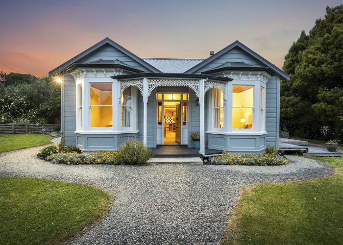  at 8 Moss Street, Portobello, Dunedin
