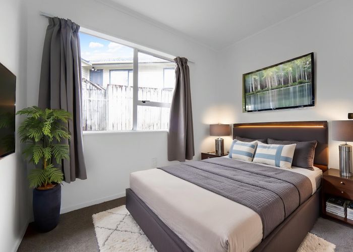  at 5 Trengove Place, West Harbour, Waitakere City, Auckland