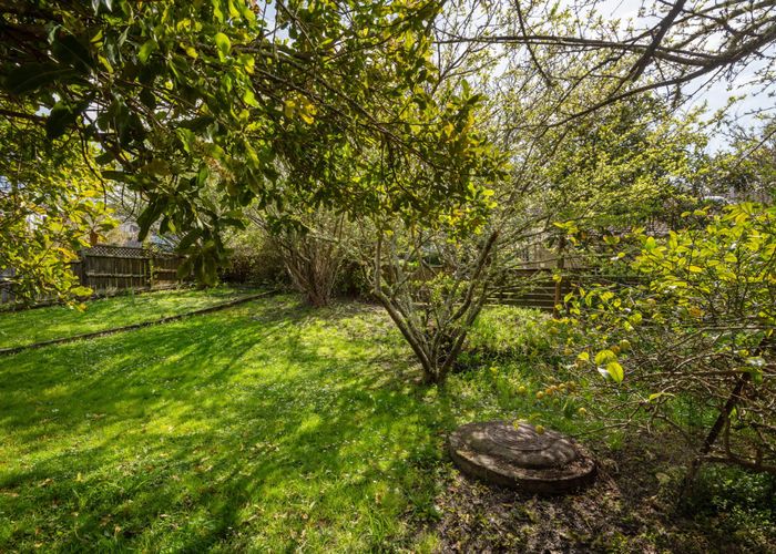  at 6 Bellcroft Place, Belmont, Auckland