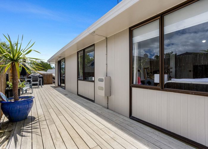  at 2/8 Marinich Drive, Ranui, Waitakere City, Auckland