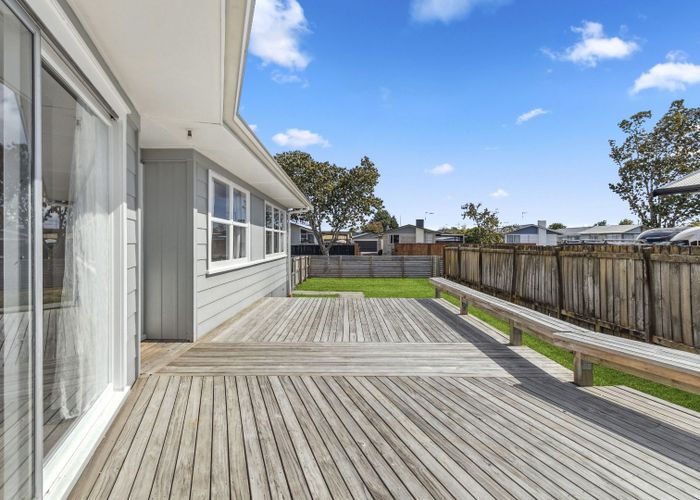  at 20 Rhonda Avenue, Deanwell, Hamilton