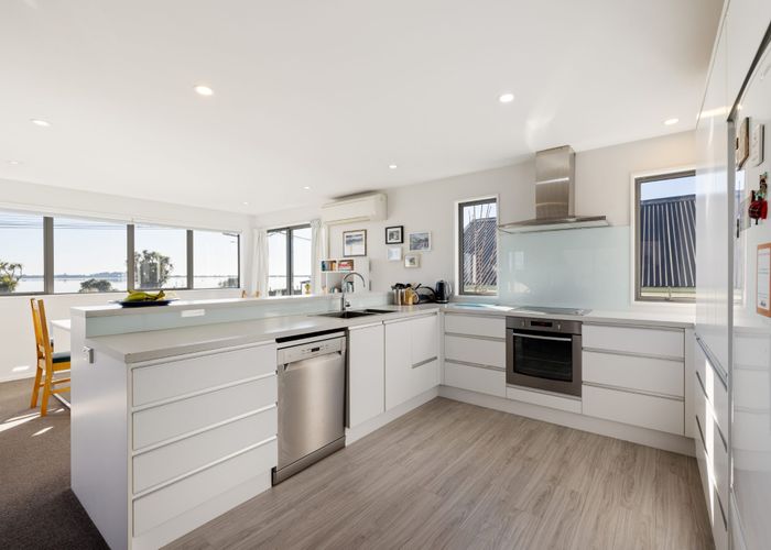  at 6 McCormacks Bay Road, Mount Pleasant, Christchurch City, Canterbury