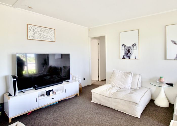  at 6 Pahi Place, West Harbour, Auckland