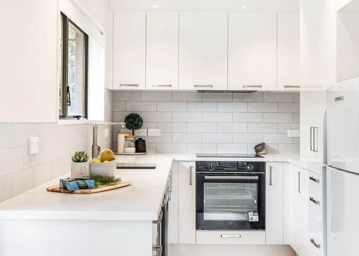  at 2/29 Rapallo Place, Farm Cove, Manukau City, Auckland