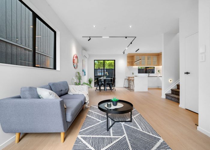  at 2/23 Wanaka Place, Pakuranga Heights, Manukau City, Auckland