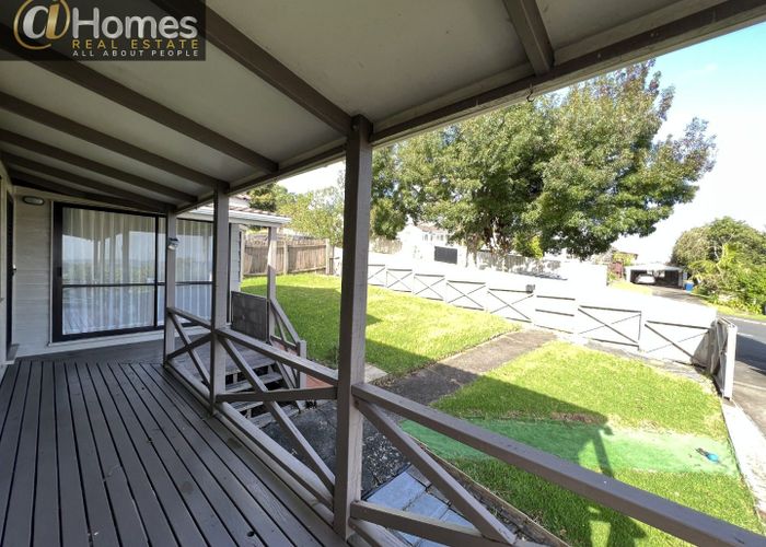  at 15 Meadowood Drive, Unsworth Heights, North Shore City, Auckland