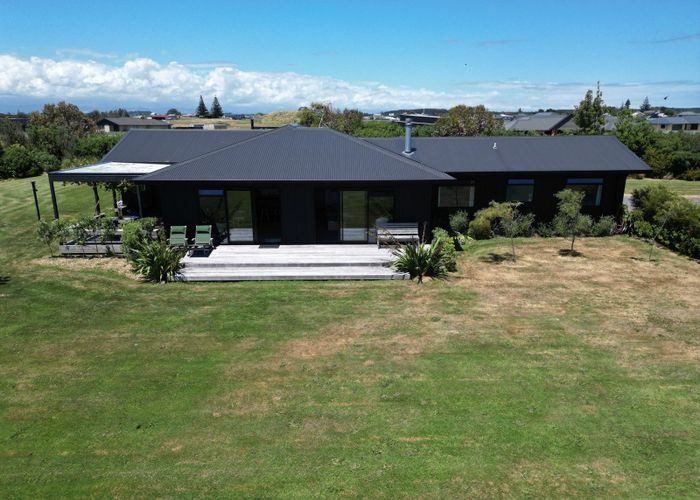  at 9 Lakeview Drive, Foxton Beach, Foxton
