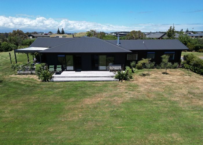  at 9 Lakeview Drive, Foxton Beach, Horowhenua, Manawatu / Whanganui