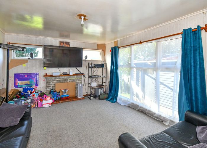  at 74 Terry Street, Blockhouse Bay, Auckland