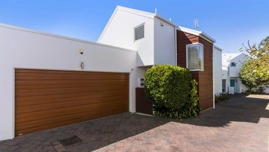  at 2/475 Point Chevalier Road, Point Chevalier, Auckland