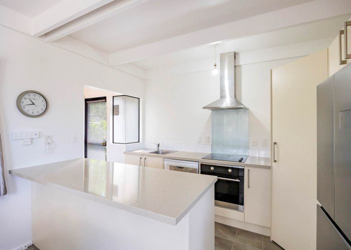  at 2/41 Merriefield Avenue, Forrest Hill, North Shore City, Auckland