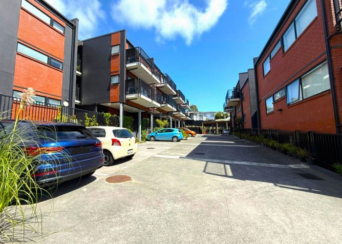  at 207 (F3-2)/2 Castledine Crescent, Glen Innes, Auckland City, Auckland