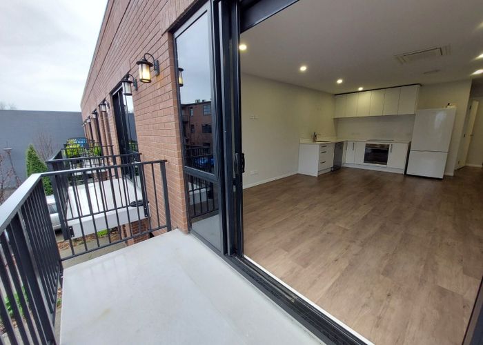  at 12 Village Quarter Lane, Frankton, Hamilton