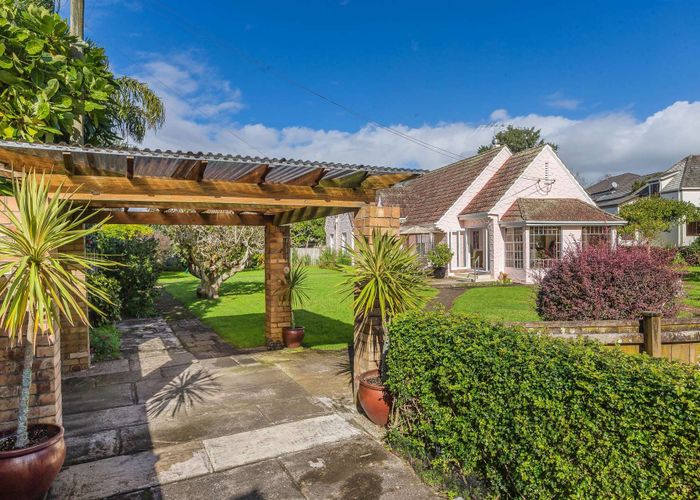  at 40 Matai Rd, Greenlane, Auckland City, Auckland