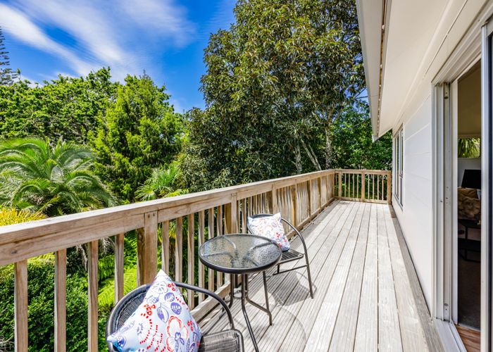  at 1/225 Beach Haven Road, Beach Haven, North Shore City, Auckland