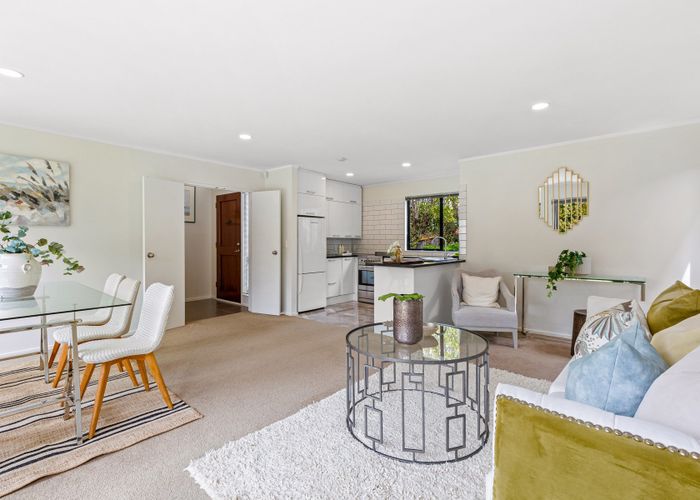  at 4/8 Kells Place, Botany Downs, Manukau City, Auckland