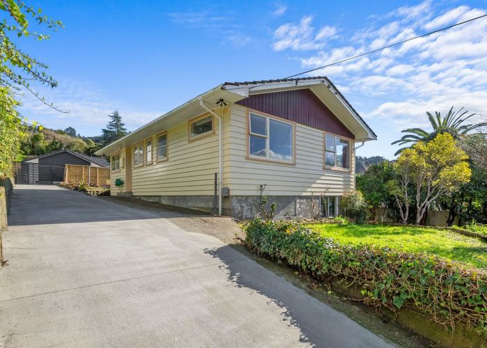  at 18 Forest Road, Pinehaven, Upper Hutt