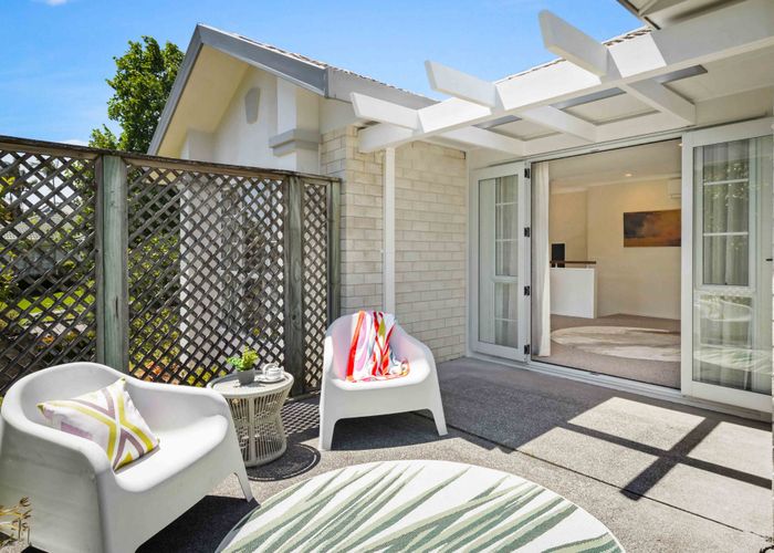 at 1 Tyburn Lane, Unsworth Heights, Auckland