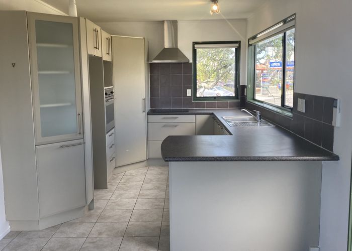  at A/983 Beach Rd, Torbay, North Shore City, Auckland