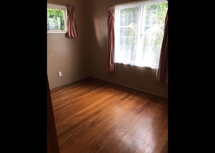  at 10a Seymour Road, Sunnyvale, Waitakere City, Auckland