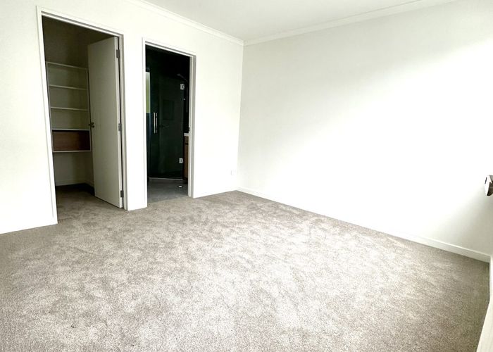  at 8/11 Celeste Place, Totara Vale, Auckland