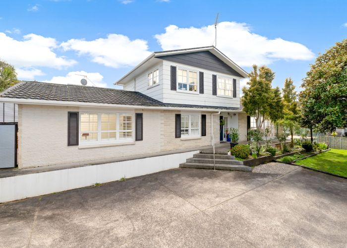  at 2 King Richard Place, Browns Bay, North Shore City, Auckland