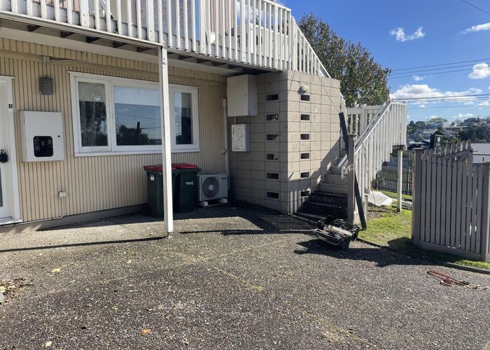  at 8/869 Beach Road, Torbay, North Shore City, Auckland
