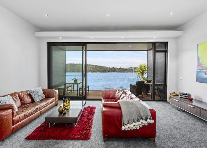  at 13/305 Evans Bay Parade, Hataitai, Wellington