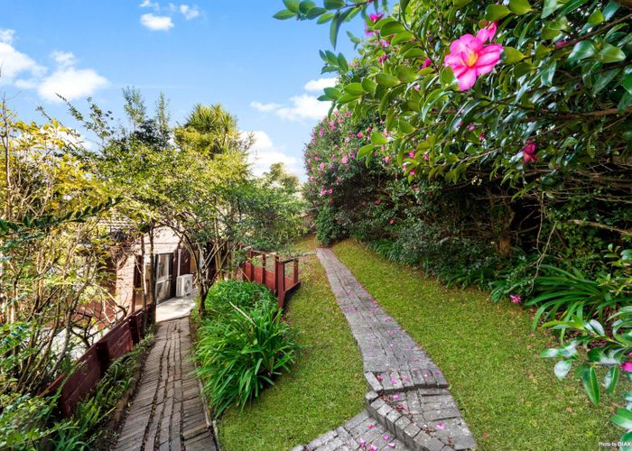  at 1/198 Don Buck Road, Massey, Auckland