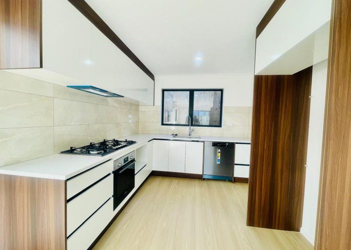  at 8B Neems Place, Manurewa, Manukau City, Auckland
