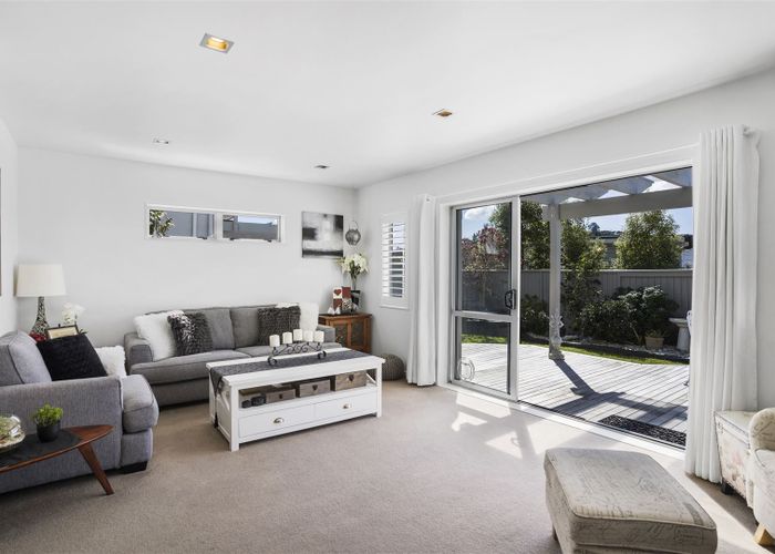  at 2/9 Georgia Terrace, Albany, Auckland