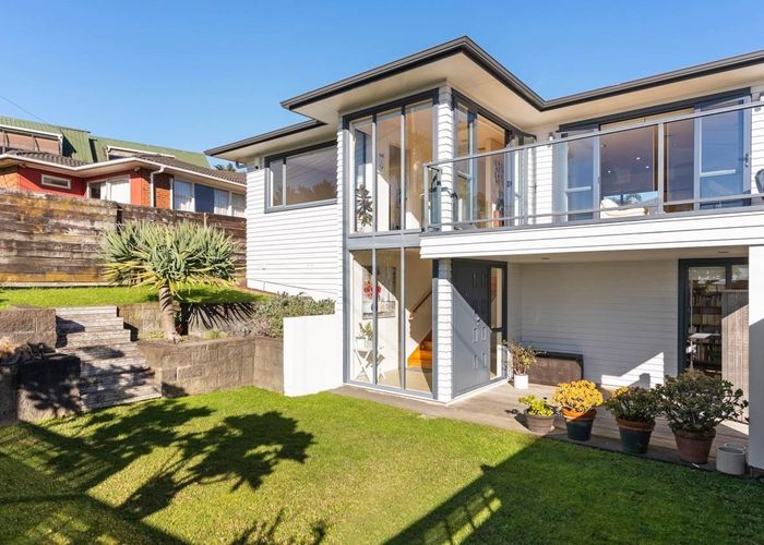  at 762A East Coast Road, Oteha, Auckland