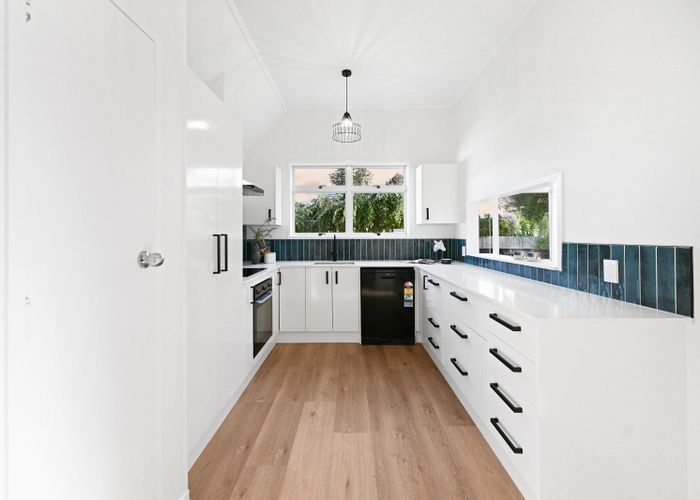  at 19 Morrow Avenue, Saint Andrews, Hamilton, Waikato