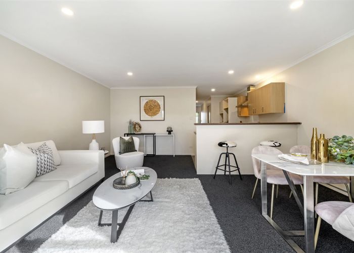  at 4/15 Harbour View Road, Te Atatu Peninsula, Auckland
