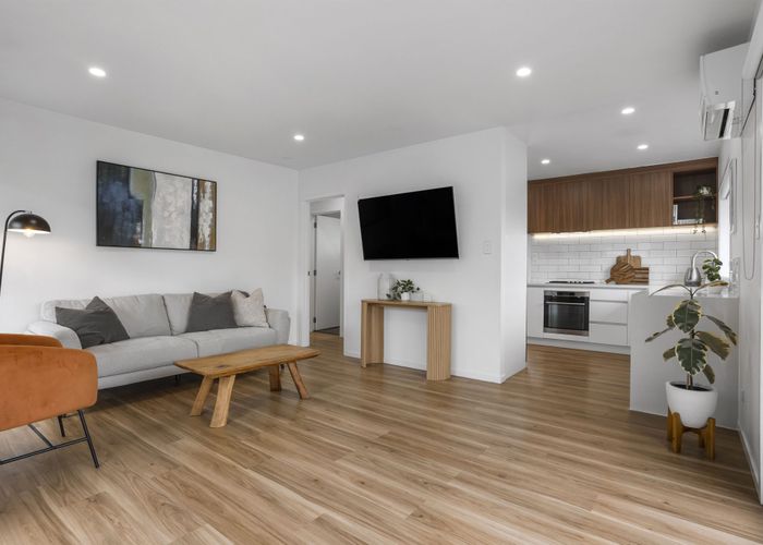  at 2/60 Chartwell Avenue, Glenfield, North Shore City, Auckland