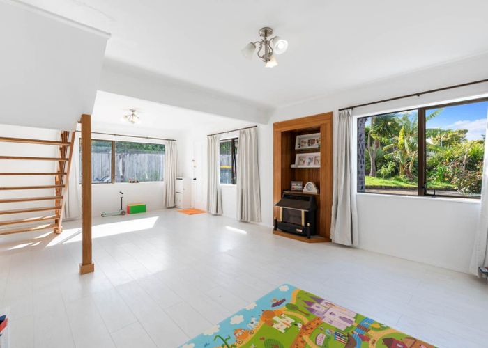  at 1/33 Curacao Place, Half Moon Bay, Manukau City, Auckland