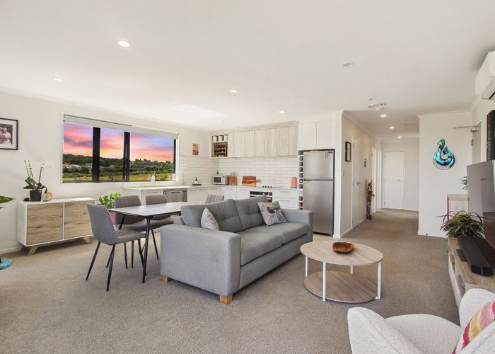  at 8/1 Coral Tree Avenue, Manukau, Manukau City, Auckland
